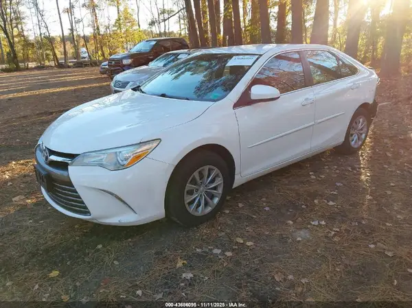 4T1BF1FK7HU684132 2017 TOYOTA CAMRY - Image 2