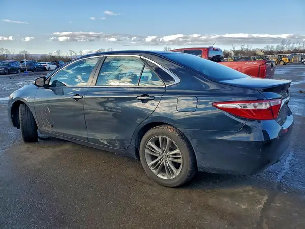 4T1BF1FK7HU685054 2017 TOYOTA CAMRY - Image 2