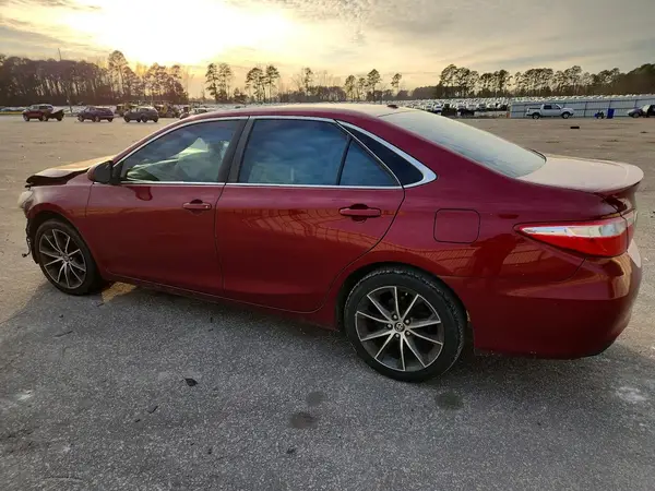4T1BF1FK7HU685801 2017 TOYOTA CAMRY - Image 2