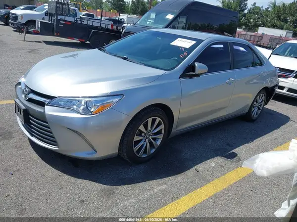4T1BF1FK7HU686298 2017 TOYOTA CAMRY - Image 2