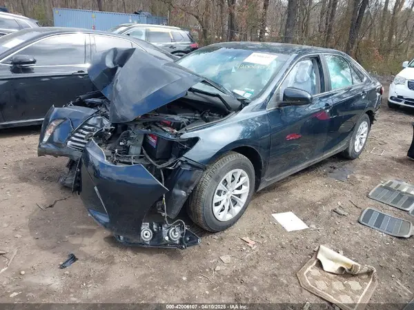 4T1BF1FK7HU687225 2017 TOYOTA CAMRY - Image 2