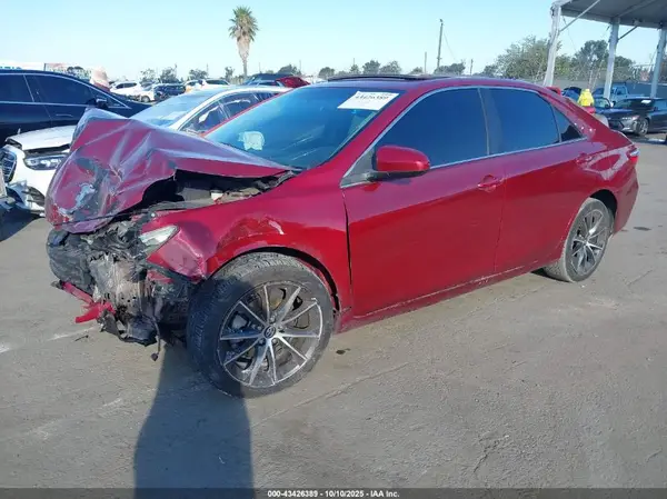 4T1BF1FK7HU687645 2017 TOYOTA CAMRY - Image 2
