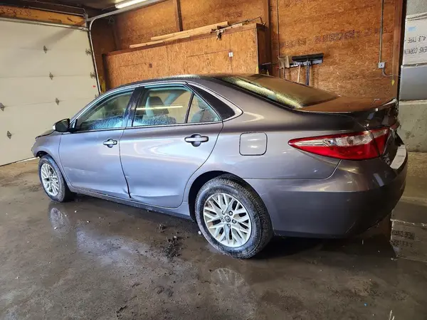 4T1BF1FK7HU688567 2017 TOYOTA CAMRY - Image 2