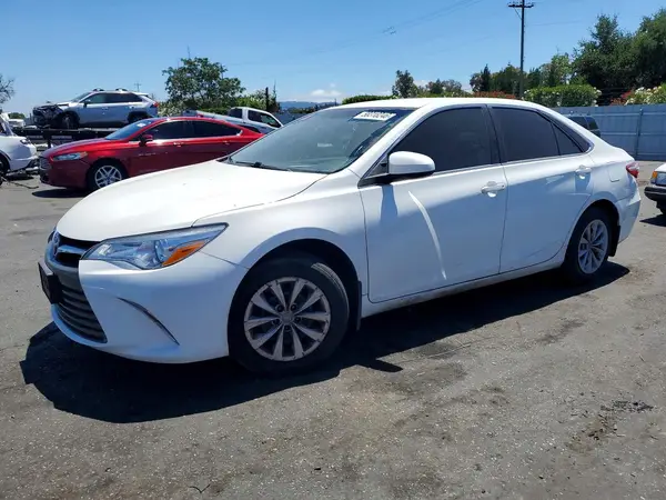 4T1BF1FK7HU689573 2017 TOYOTA CAMRY - Image 1