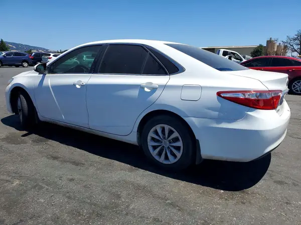4T1BF1FK7HU689573 2017 TOYOTA CAMRY - Image 2