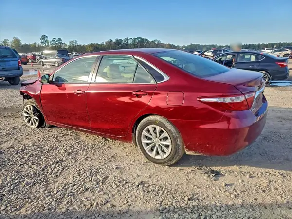 4T1BF1FK7HU692103 2017 TOYOTA CAMRY - Image 2