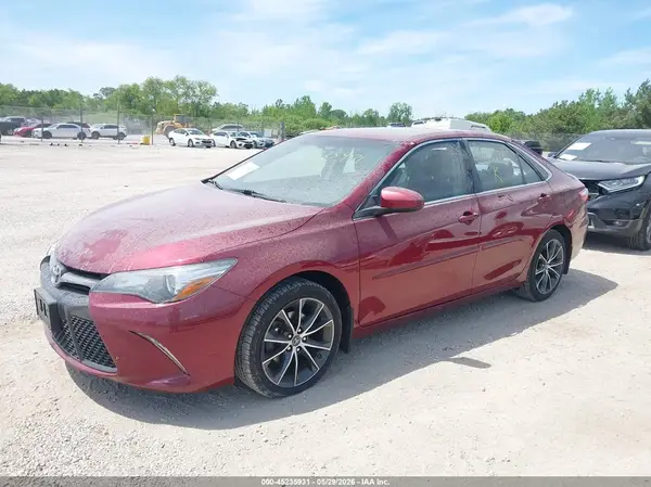 4T1BF1FK7HU692845 2017 TOYOTA CAMRY - Image 2