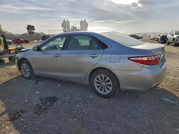 4T1BF1FK7HU692876 2017 TOYOTA CAMRY - Image 2