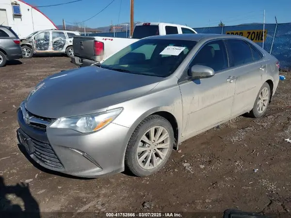 4T1BF1FK7HU694661 2017 TOYOTA CAMRY - Image 2