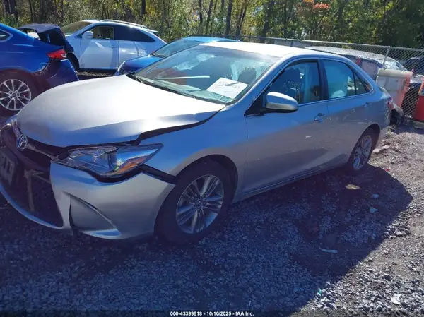 4T1BF1FK7HU695177 2017 TOYOTA CAMRY - Image 2