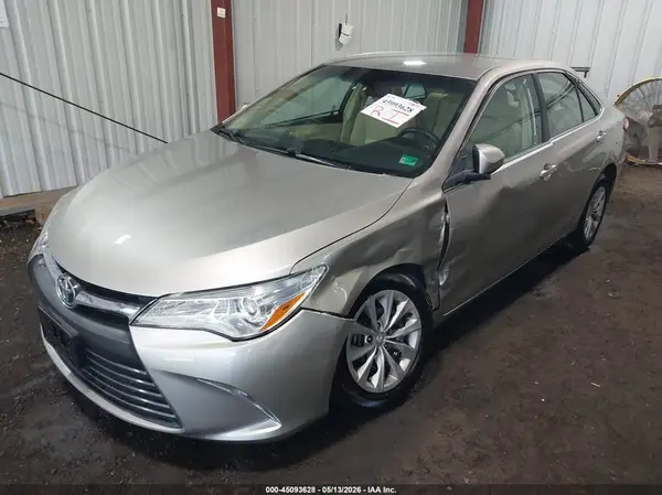 4T1BF1FK7HU695325 2017 TOYOTA CAMRY - Image 2