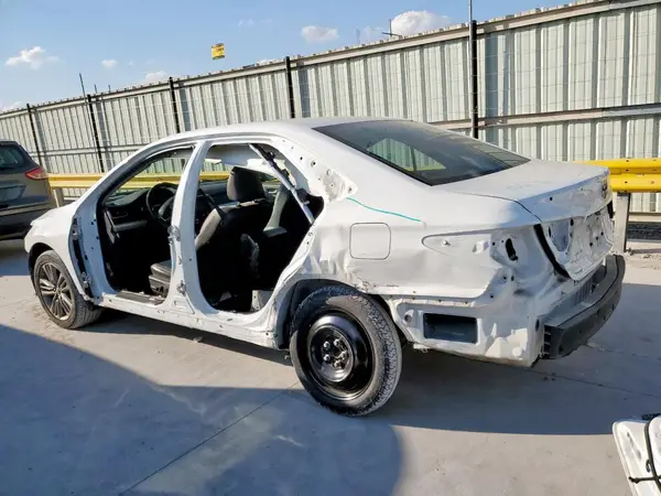 4T1BF1FK7HU695390 2017 TOYOTA CAMRY - Image 2