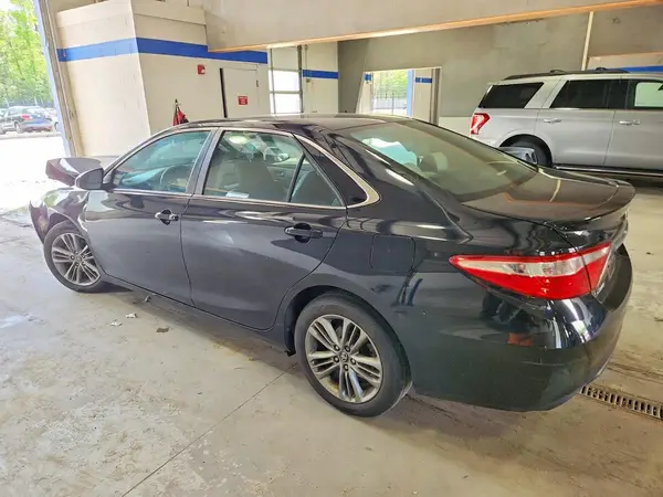 4T1BF1FK7HU697401 2017 TOYOTA CAMRY - Image 2