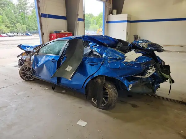 4T1BF1FK7HU698306 2017 TOYOTA CAMRY - Image 2