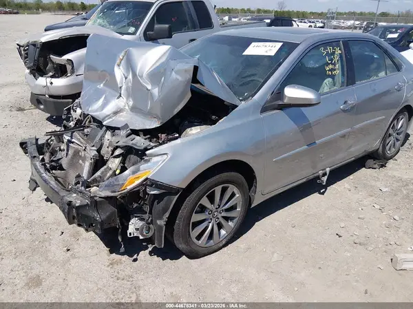4T1BF1FK7HU699469 2017 TOYOTA CAMRY - Image 2