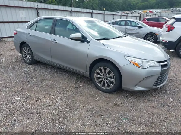 4T1BF1FK7HU704153 2017 TOYOTA CAMRY - Image 1