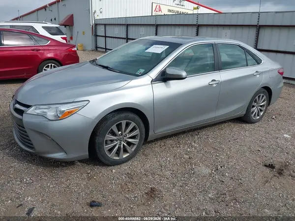4T1BF1FK7HU704153 2017 TOYOTA CAMRY - Image 2