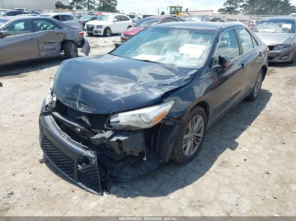 4T1BF1FK7HU704380 2017 TOYOTA CAMRY - Image 2