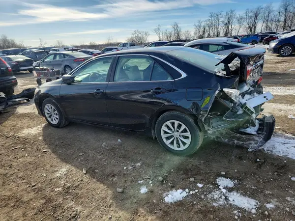 4T1BF1FK7HU705156 2017 TOYOTA CAMRY - Image 2