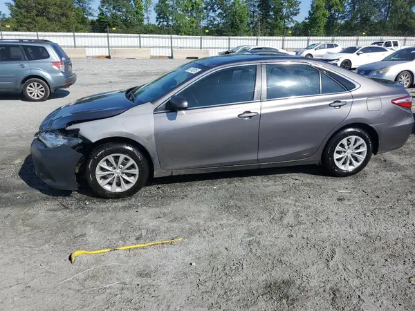 4T1BF1FK7HU706663 2017 TOYOTA CAMRY - Image 1