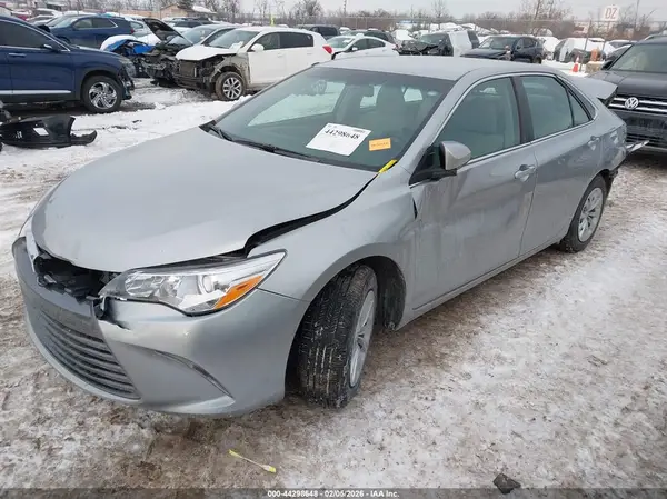 4T1BF1FK7HU708574 2017 TOYOTA CAMRY - Image 2