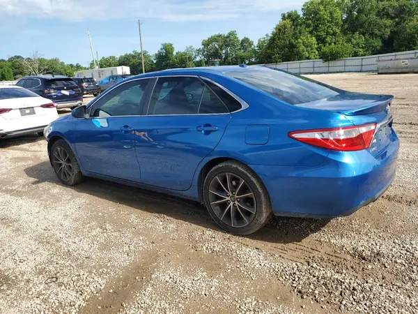4T1BF1FK7HU709594 2017 TOYOTA CAMRY - Image 2