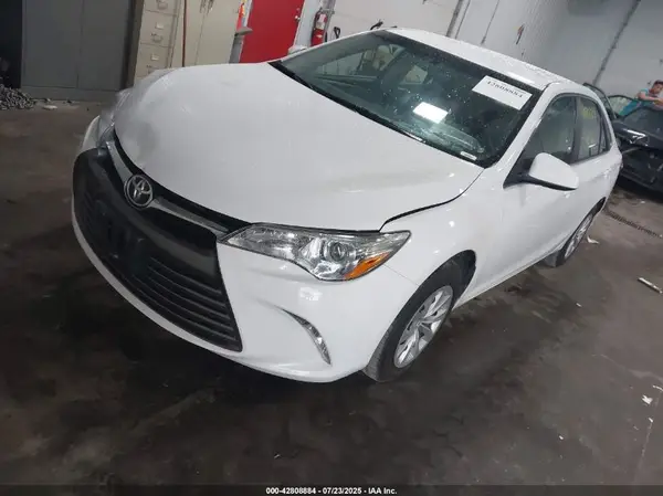 4T1BF1FK7HU722961 2017 TOYOTA CAMRY - Image 2