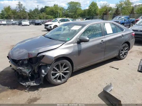 4T1BF1FK7HU723186 2017 TOYOTA CAMRY - Image 2