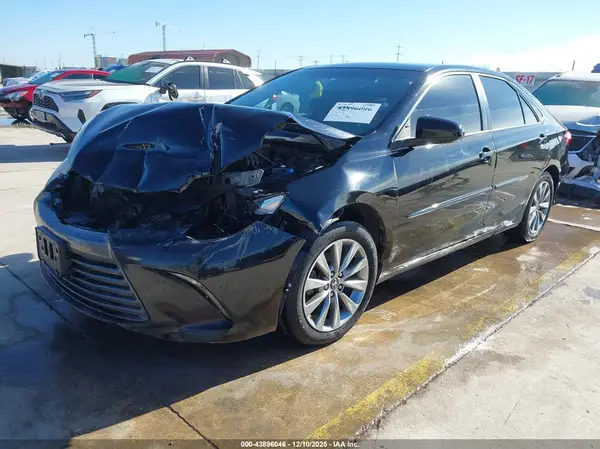 4T1BF1FK7HU723334 2017 TOYOTA CAMRY - Image 2