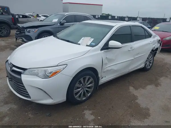 4T1BF1FK7HU726007 2017 TOYOTA CAMRY - Image 2