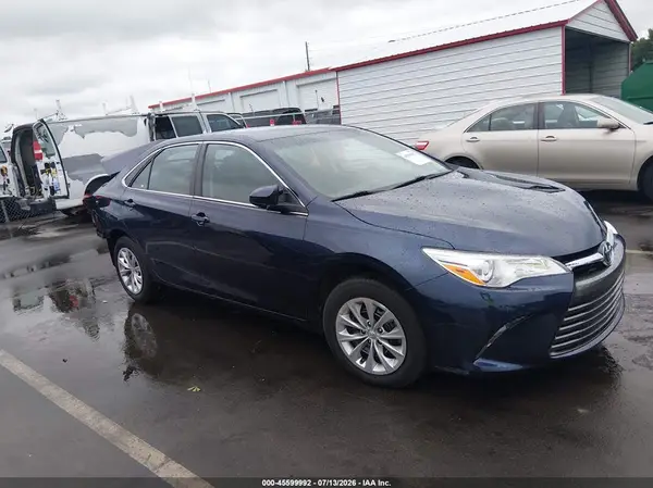 4T1BF1FK7HU726962 2017 TOYOTA CAMRY - Image 1