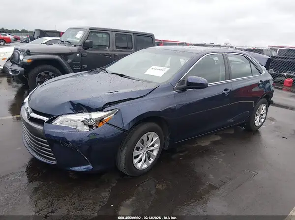 4T1BF1FK7HU726962 2017 TOYOTA CAMRY - Image 2