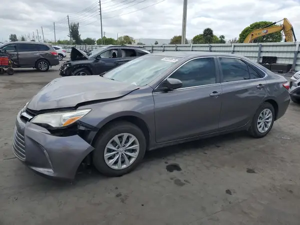 4T1BF1FK7HU727173 2017 TOYOTA CAMRY - Image 1