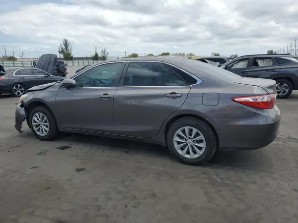 4T1BF1FK7HU727173 2017 TOYOTA CAMRY - Image 2