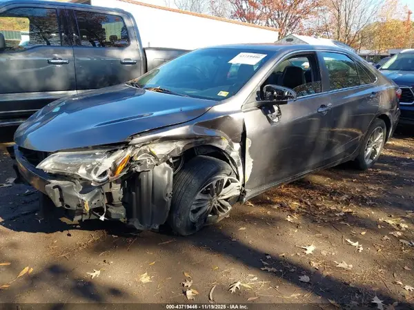 4T1BF1FK7HU728632 2017 TOYOTA CAMRY - Image 2