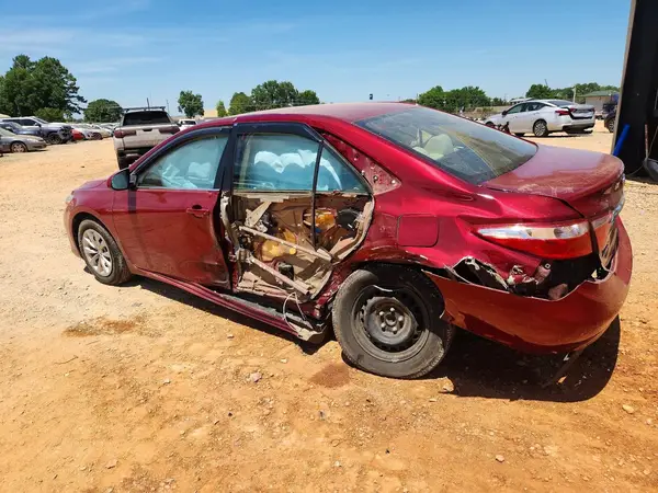 4T1BF1FK7HU734401 2017 TOYOTA CAMRY - Image 2