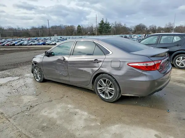 4T1BF1FK7HU735743 2017 TOYOTA CAMRY - Image 2