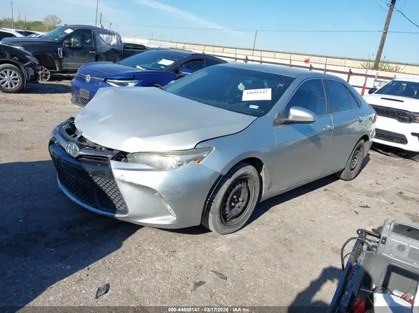 4T1BF1FK7HU735922 2017 TOYOTA CAMRY - Image 2