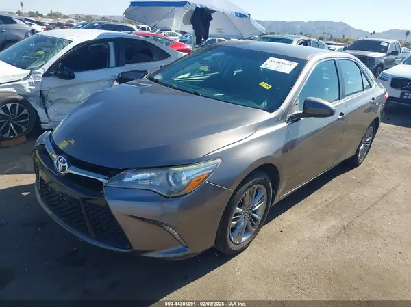4T1BF1FK7HU736200 2017 TOYOTA CAMRY - Image 2