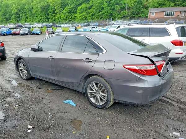 4T1BF1FK7HU737010 2017 TOYOTA CAMRY - Image 2