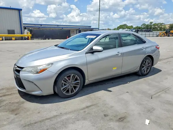 4T1BF1FK7HU737640 2017 TOYOTA CAMRY - Image 1