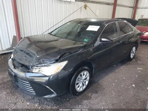 4T1BF1FK7HU737878 2017 TOYOTA CAMRY - Image 2