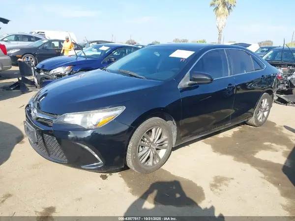 4T1BF1FK7HU742174 2017 TOYOTA CAMRY - Image 2