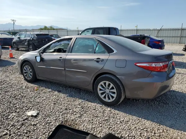 4T1BF1FK7HU742594 2017 TOYOTA CAMRY - Image 2