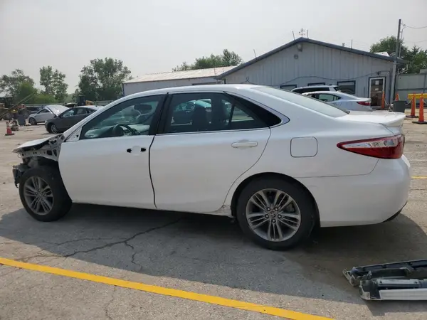 4T1BF1FK7HU742935 2017 TOYOTA CAMRY - Image 2