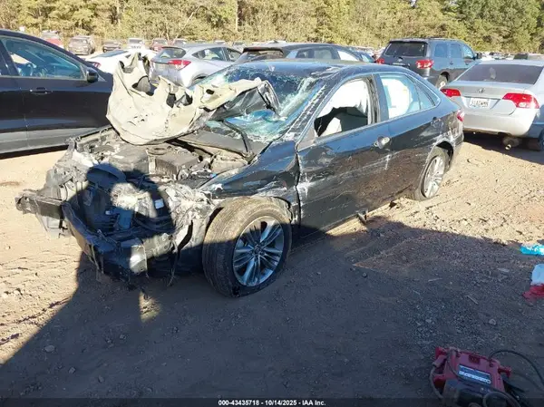 4T1BF1FK7HU744992 2017 TOYOTA CAMRY - Image 2