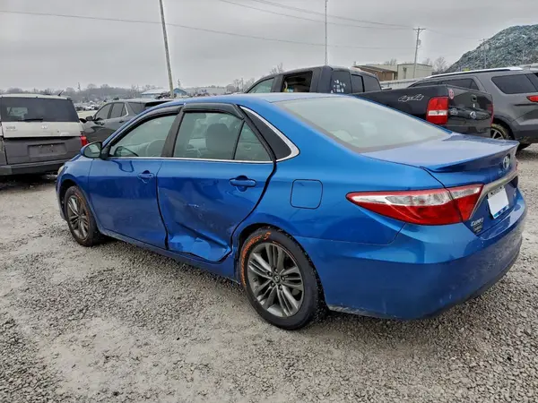 4T1BF1FK7HU745673 2017 TOYOTA CAMRY - Image 2