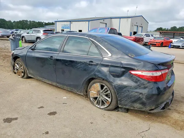4T1BF1FK7HU746421 2017 TOYOTA CAMRY - Image 2