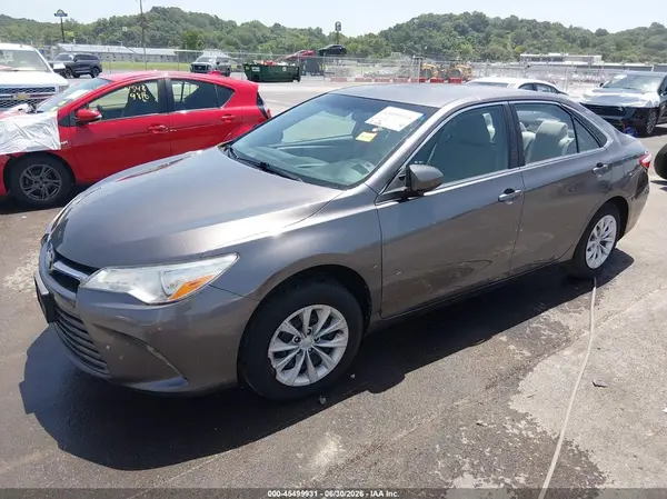 4T1BF1FK7HU746628 2017 TOYOTA CAMRY - Image 2