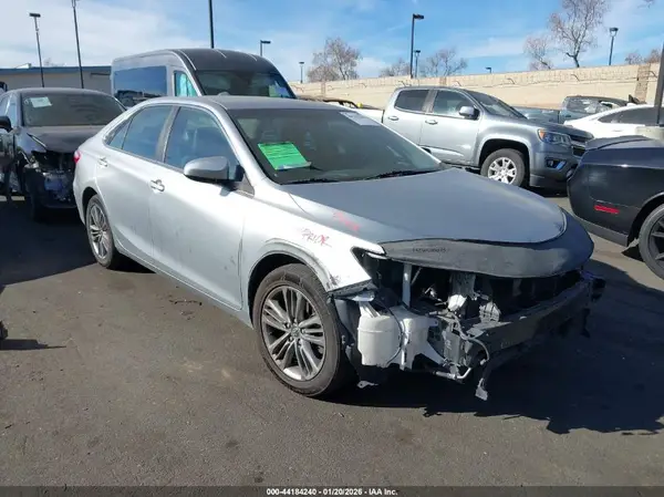 4T1BF1FK7HU747262 2017 TOYOTA CAMRY - Image 1